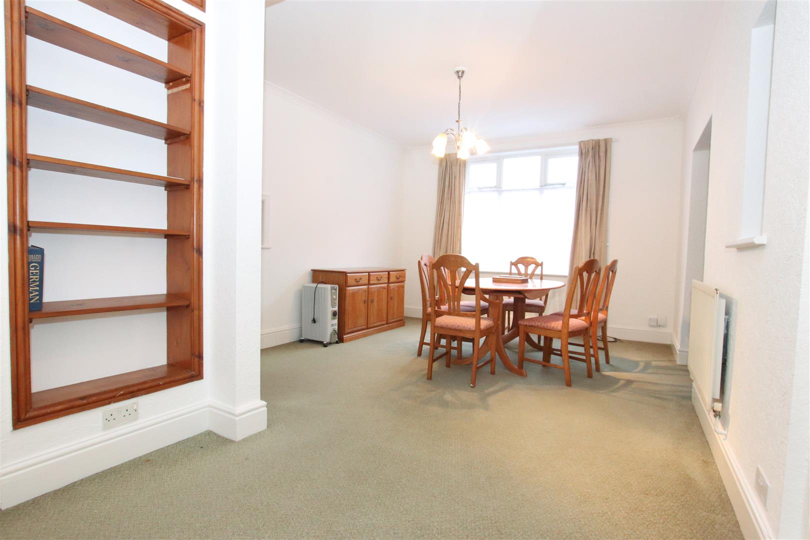 FULL WIDTH DINING ROOM